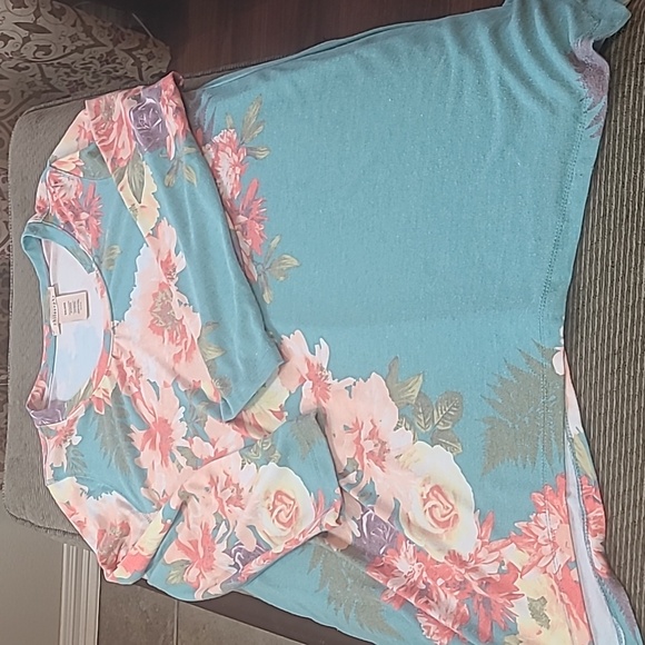 Philosophy Floral Blouse - Picture 10 of 10